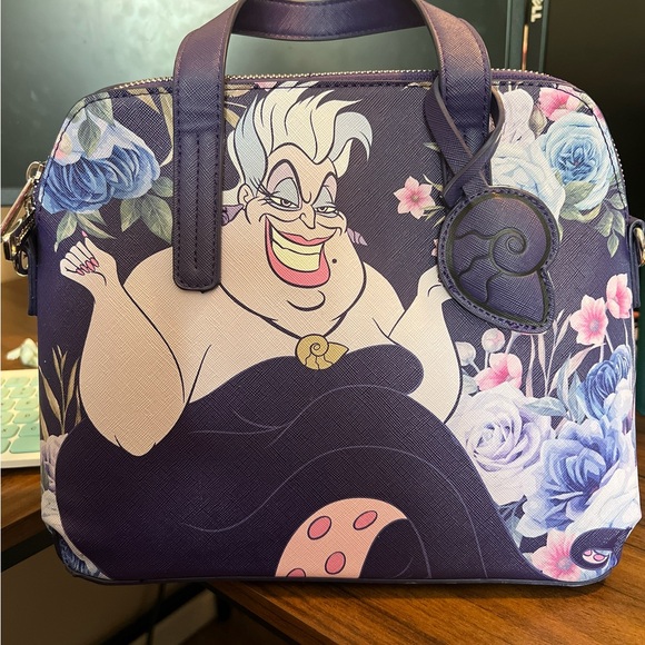 DISNEY LOUNGEFLY URSULA’S LAIR - Picture 1 of 6